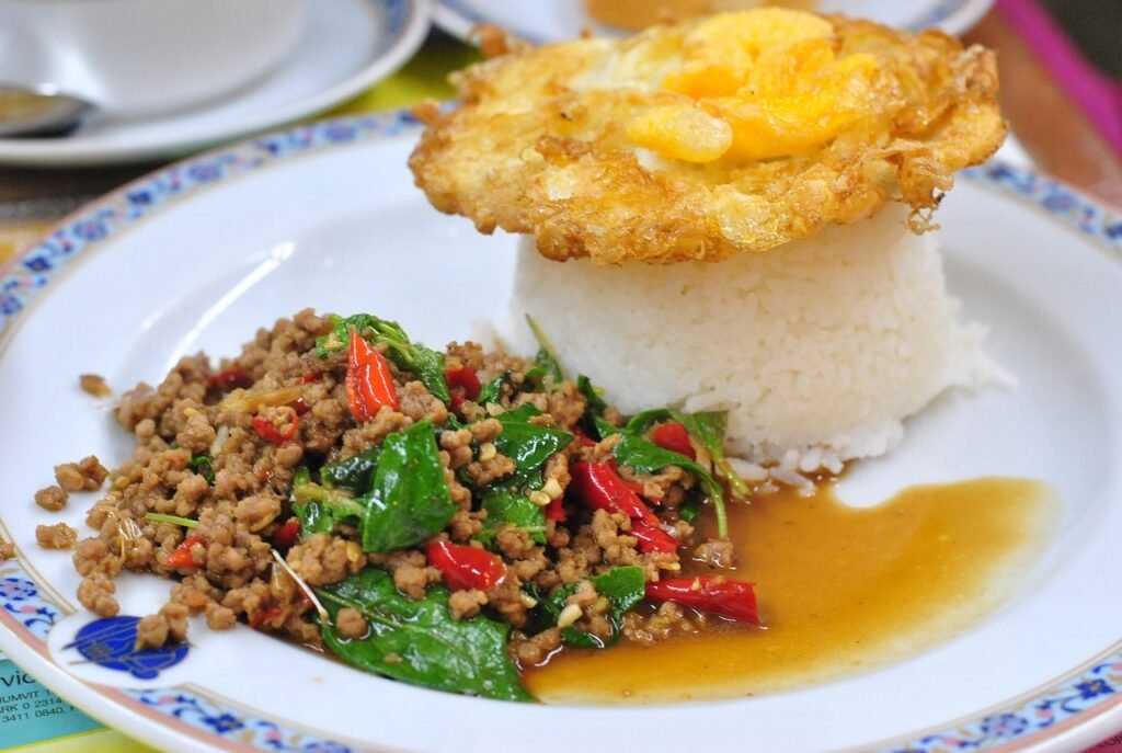 rice with minced pork and fried egg, thai food, side dish-908333.jpg